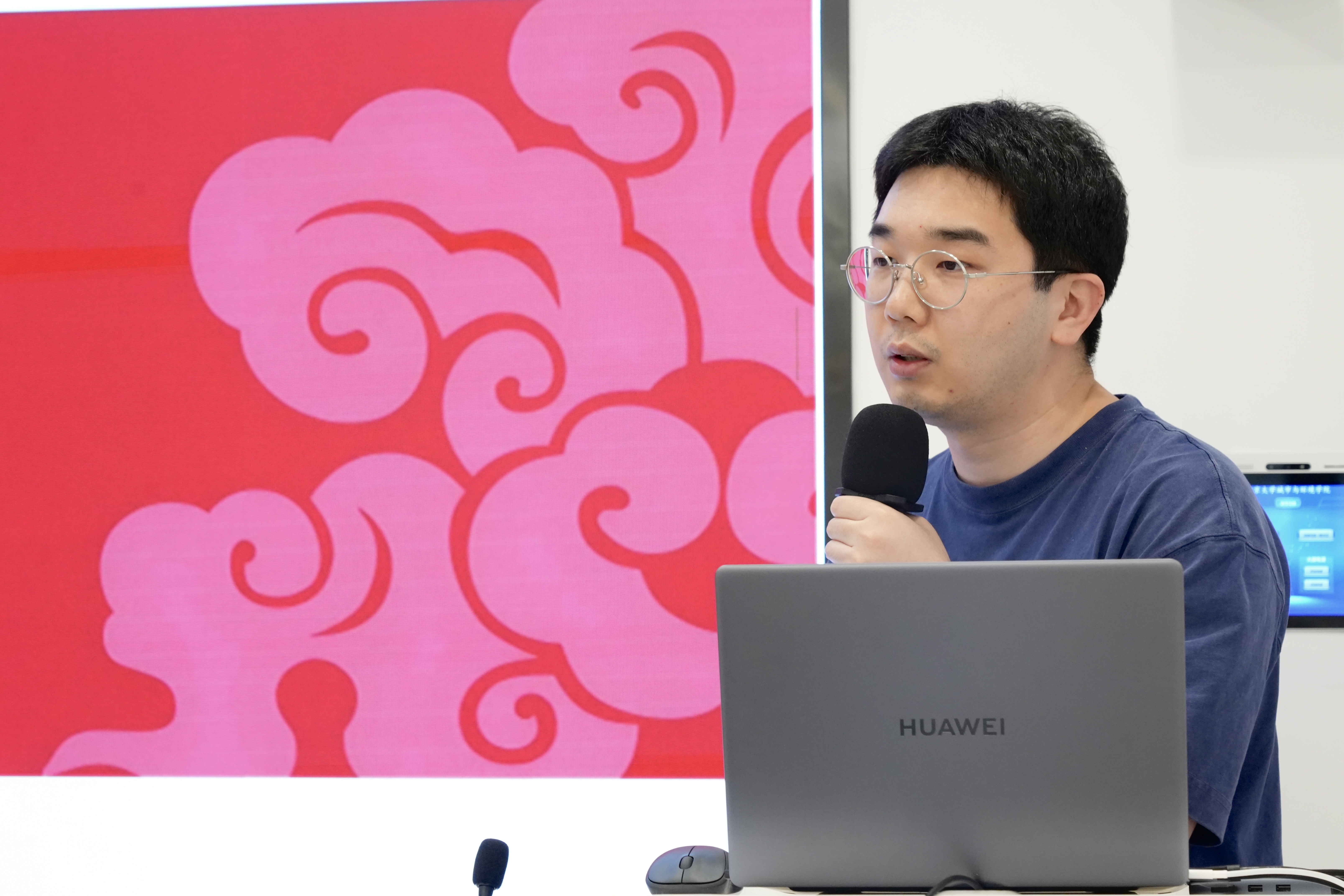 图5 张浩然介绍城市规划与设计杏吧原创
学科与人才培养情况.jpg